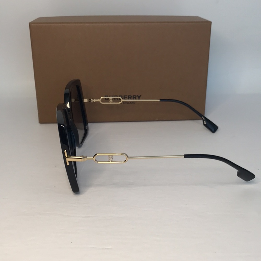 Authentic- 💯- New Burberry BE4332 Luna Sunglasses for Women - Picture 8 of 17